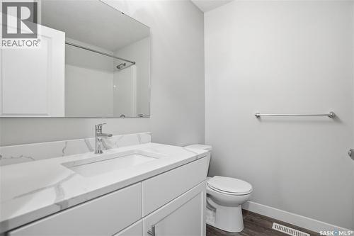 6602 Collins Bay, Regina, SK - Indoor Photo Showing Bathroom