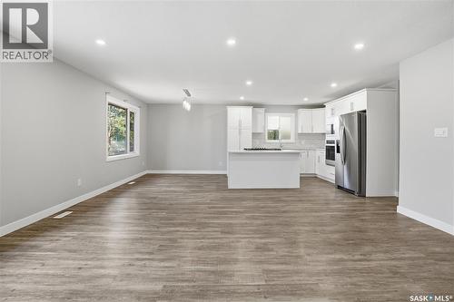 6602 Collins Bay, Regina, SK - Indoor Photo Showing Kitchen