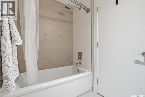 310 409 B Avenue S, Saskatoon, SK - Indoor Photo Showing Bathroom