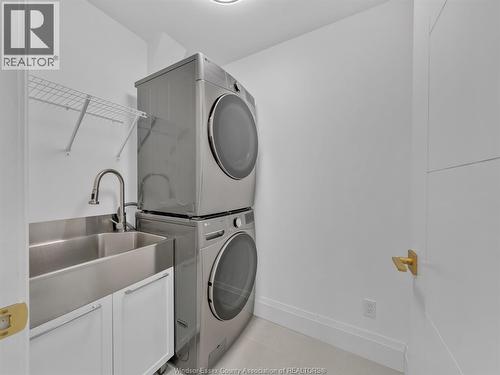3684 Sutton Avenue, Windsor, ON - Indoor Photo Showing Laundry Room