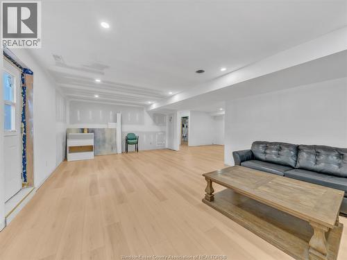 3684 Sutton Avenue, Windsor, ON - Indoor