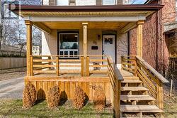35 DUNDAS Street  Dundas, ON L8H 1A1