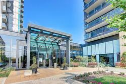 1705 - 29 SINGER COURT Toronto, ON M2K 0B4