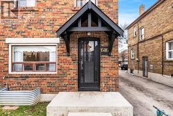 616 OLD WESTON ROAD Toronto, ON M6N 3B3