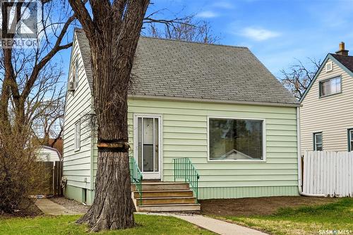 4015 2Nd Avenue, Regina, SK - Outdoor