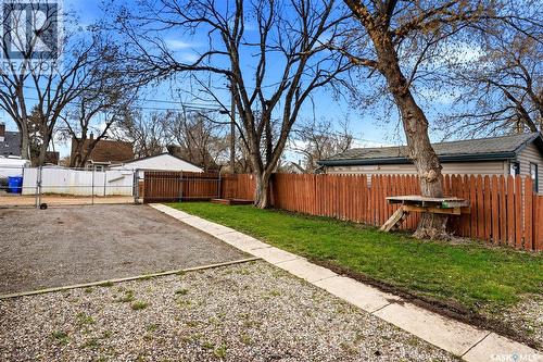 4015 2Nd Avenue, Regina, SK - Outdoor