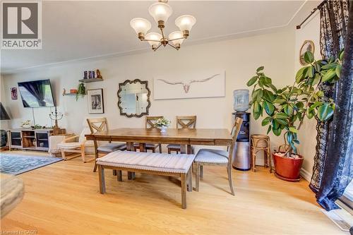 209 Willowdale Avenue, Waterloo, ON - Indoor Photo Showing Dining Room