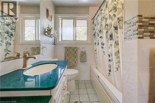 209 Willowdale Avenue, Waterloo, ON - Indoor Photo Showing Bathroom