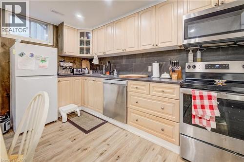 209 Willowdale Avenue, Waterloo, ON - Indoor Photo Showing Kitchen
