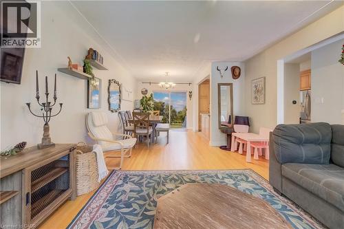 209 Willowdale Avenue, Waterloo, ON - Indoor Photo Showing Living Room
