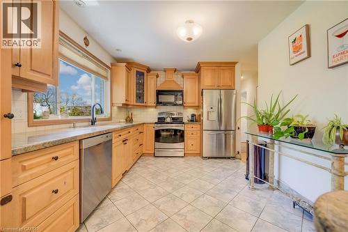 209 Willowdale Avenue, Waterloo, ON - Indoor Photo Showing Kitchen