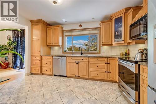209 Willowdale Avenue, Waterloo, ON - Indoor Photo Showing Kitchen
