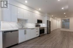 201 - 475 QUEEN STREET W Toronto, ON M5V 2A9