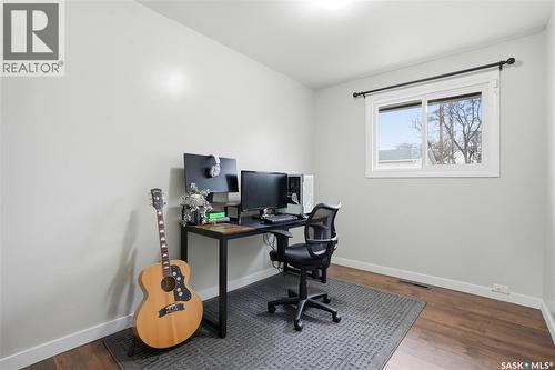 437 W Avenue N, Saskatoon, SK - Indoor Photo Showing Office