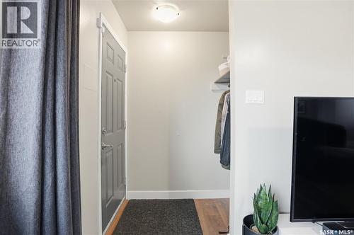 437 W Avenue N, Saskatoon, SK - Indoor