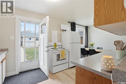 437 W Avenue N, Saskatoon, SK - Indoor Photo Showing Kitchen
