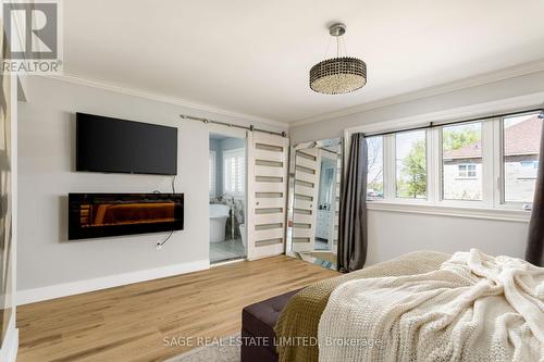 1463 Daventry Court, Mississauga, ON - Indoor Photo Showing Bedroom