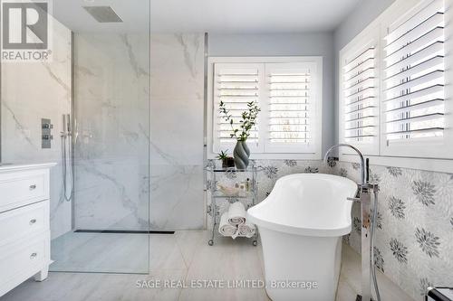 1463 Daventry Court, Mississauga, ON - Indoor Photo Showing Bathroom