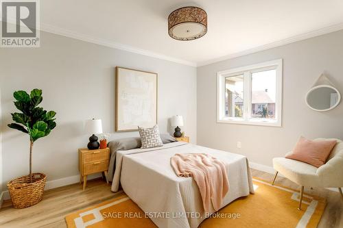 1463 Daventry Court, Mississauga, ON - Indoor Photo Showing Bedroom