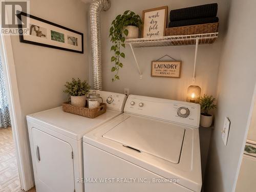 2 Lisburn Crescent, Toronto, ON - Indoor Photo Showing Laundry Room