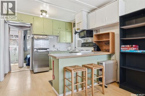 228A Green Avenue, Regina Beach, SK - Indoor Photo Showing Kitchen
