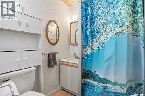 228A Green Avenue, Regina Beach, SK - Indoor Photo Showing Other Room