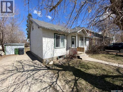 85 Smith Street E, Yorkton, SK - Outdoor