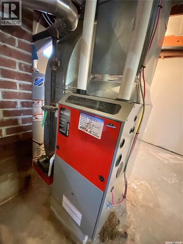 85 Smith Street E, Yorkton, SK - Indoor Photo Showing Basement
