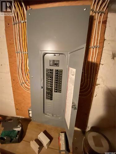 85 Smith Street E, Yorkton, SK - Indoor