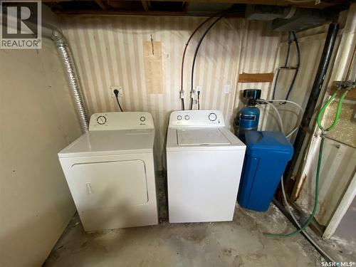 85 Smith Street E, Yorkton, SK - Indoor Photo Showing Laundry Room