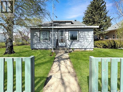 405 Railway Avenue, Cut Knife, SK - Outdoor