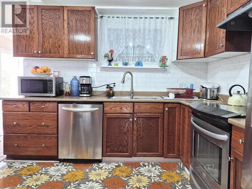 Kitchen - 2591 Barronsfield Road, River Hebert, NS - Indoor Photo Showing Kitchen