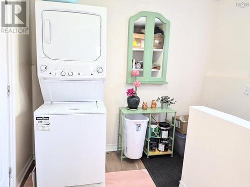 Mudroom/laundry - 2591 Barronsfield Road, River Hebert, NS - Indoor Photo Showing Laundry Room
