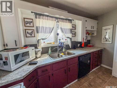 319 March Avenue E, Langenburg, SK - Indoor Photo Showing Kitchen With Double Sink