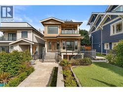 462 W 14TH STREET  North Vancouver, BC V7M 1P7