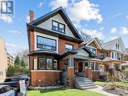 #4-3RD - 505 PARKSIDE DRIVE  Toronto, ON M6R 2Z9