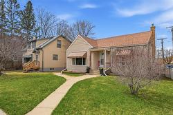 196 Winston Road  Winnipeg, MB R3J 1M9