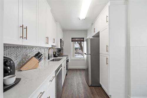 196 Winston Road, Winnipeg, MB - Indoor Photo Showing Kitchen