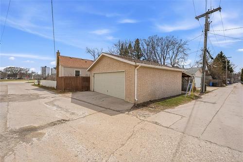 196 Winston Road, Winnipeg, MB - Outdoor