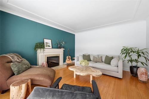 196 Winston Road, Winnipeg, MB - Indoor Photo Showing Living Room With Fireplace