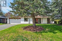 21 LINDHURST CRESCENT Ottawa, ON K2G 0T8