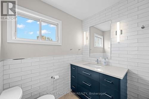 2064 Neepawa Avenue, Ottawa, ON - Indoor Photo Showing Bathroom