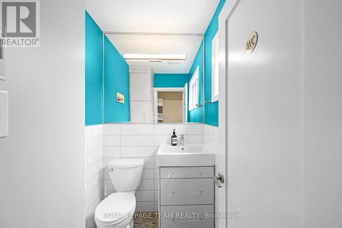 2064 Neepawa Avenue, Ottawa, ON - Indoor Photo Showing Bathroom