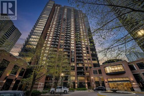 2505 - 33 SHEPPARD AVENUE E  Toronto, ON M2N 7K1