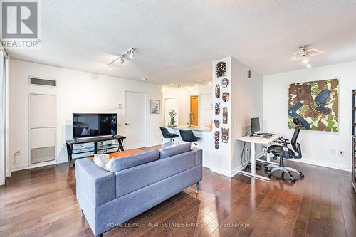 2505 - 33 SHEPPARD AVENUE E  Toronto, ON M2N 7K1