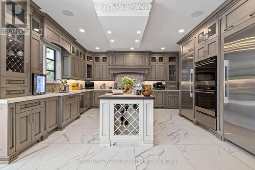 24 Mcarthur Heights, Brampton, ON - Indoor Photo Showing Kitchen With Upgraded Kitchen