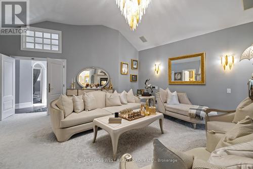24 Mcarthur Heights, Brampton, ON - Indoor Photo Showing Living Room
