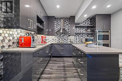 24 Mcarthur Heights, Brampton, ON - Indoor Photo Showing Kitchen With Upgraded Kitchen