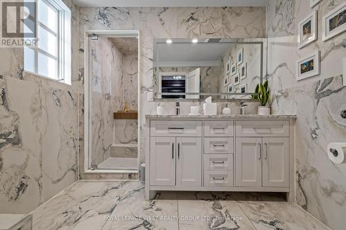 24 Mcarthur Heights, Brampton, ON - Indoor Photo Showing Bathroom