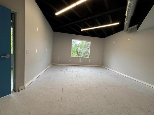 449 Main St, Oakbank, MB 